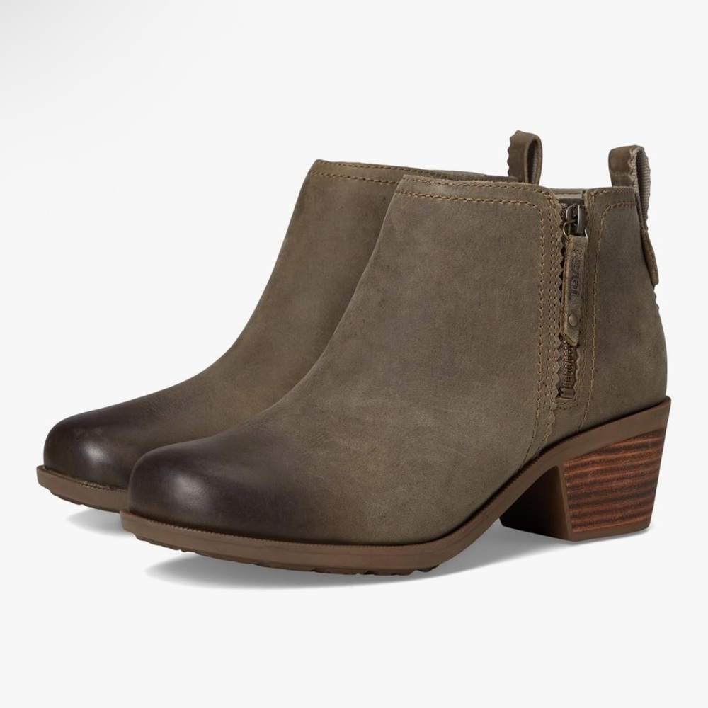 Teva Women’s Ankle boots/booties. Anaya in Desert Taupe. 9.5